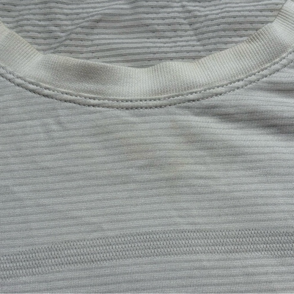 Lululemon Swiftly Breathe Short Sleeve - Picture 8 of 9